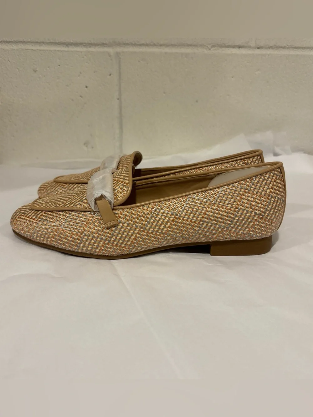 Tahari Royal women’s loafer flats apricot vegan leather slip ons size 6.5